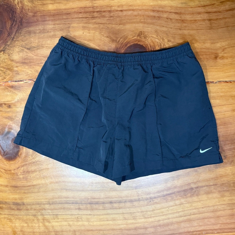 Nike FV6622 Shorts Women XL Nylon Mid Rise Standard Fit Athletic drawstring N17